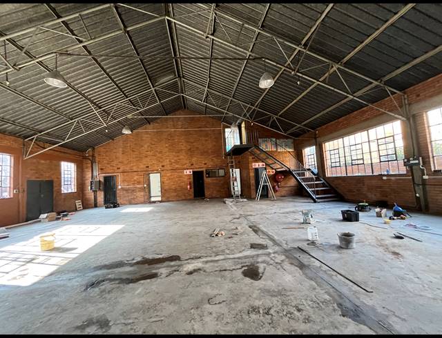 619M² WAREHOUSE TO LET IN EASTLEIGH